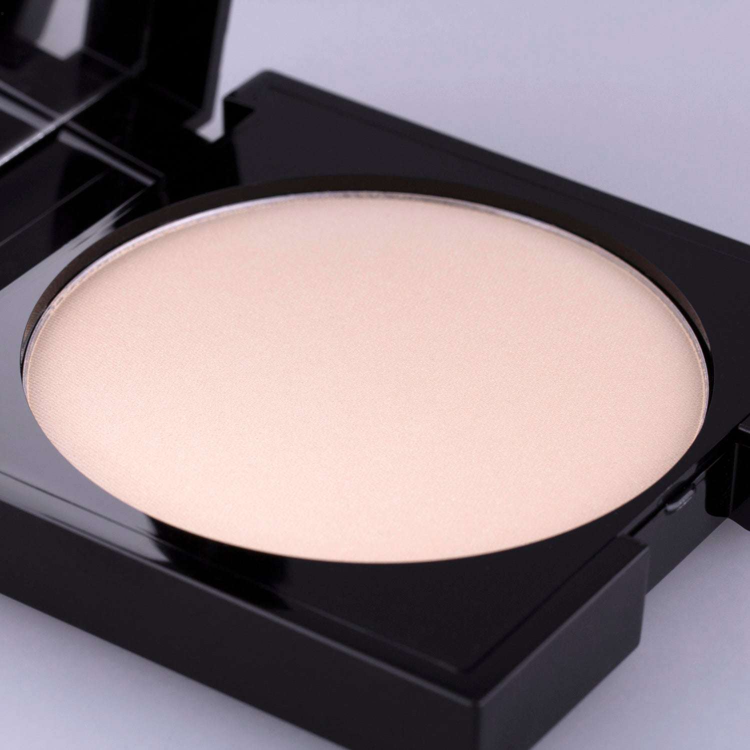 Light Diffusing Iluminador Jorge de La Garza - Beautify Box